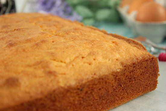 Is semolina flour good for baking cakes?